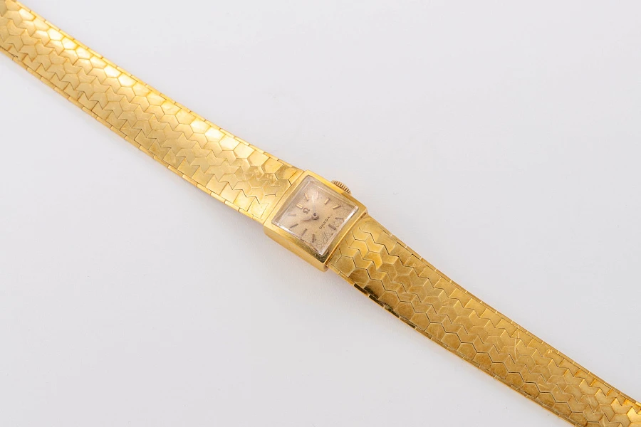 Square Ladies Watch in 18k Yellow Gold