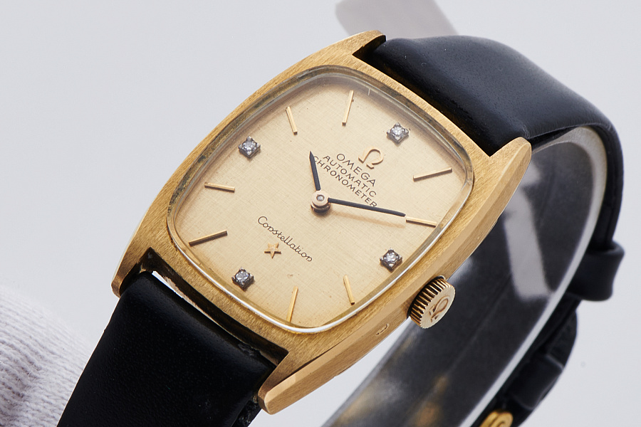 Constellation Chronometer in 18k Yellow Gold with Diamond Indices