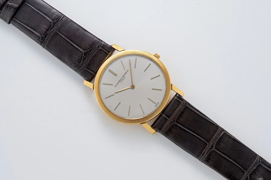 Dress Watch with Fluted Bezel Ref. 6351 in 18k Yellow Gold