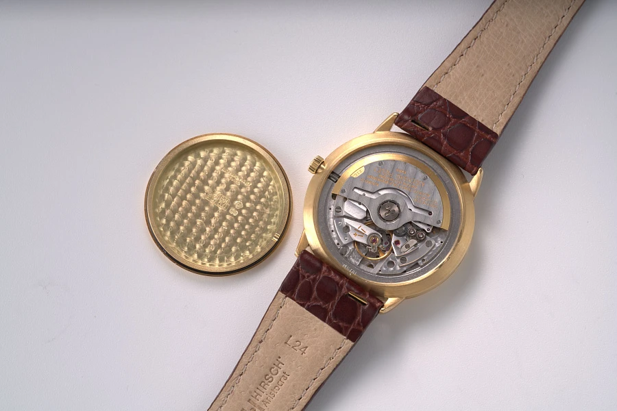 Dual Time Ref. 25685BA in 18k Yellow Gold