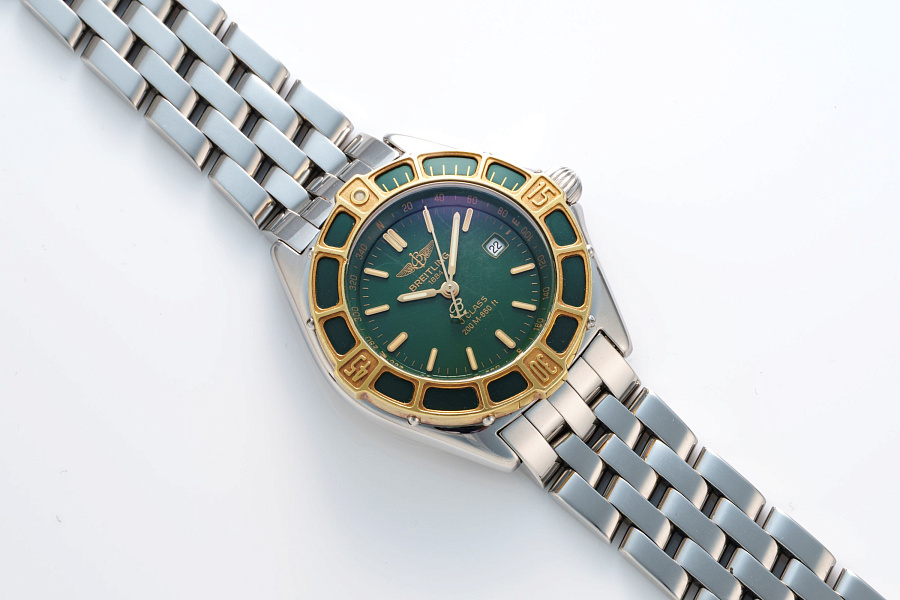 Ladies J-Class Quartz Diver Ref. D52065 in Stainless Steel