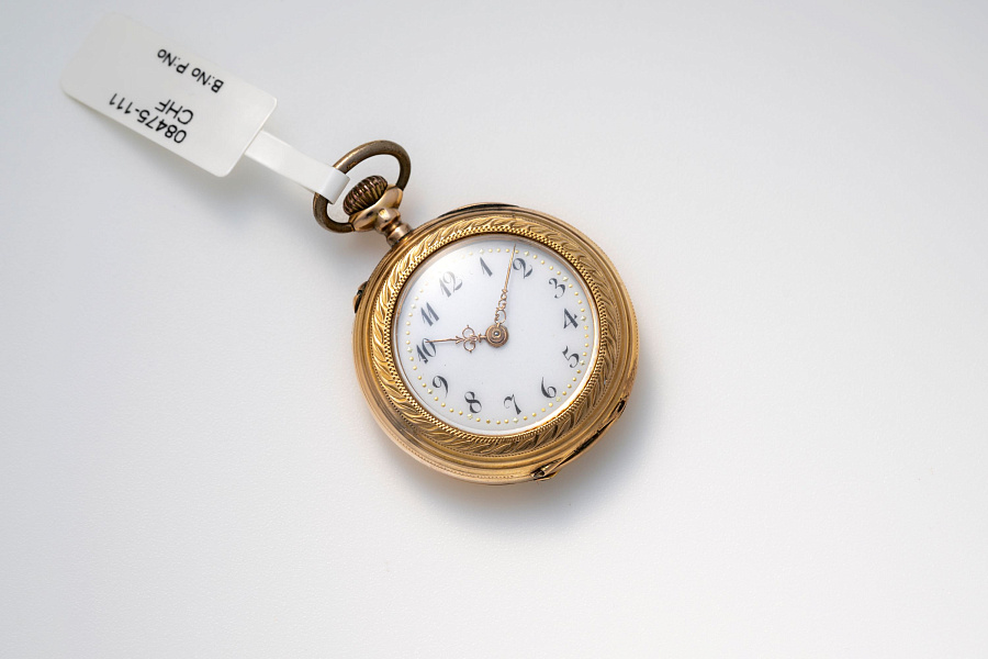 Small Pocket Watch in 14k Yellow Gold with Enamel Decoration