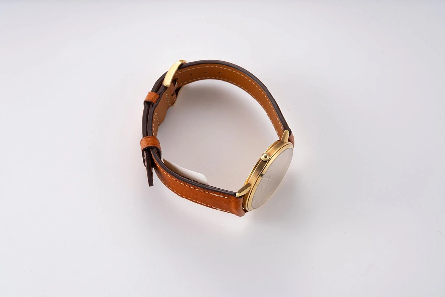 Quartz Dress Watch in 18k Yellow Gold