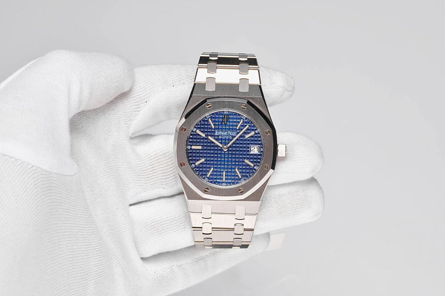 Royal Oak Ultra-Thin Electric Blue