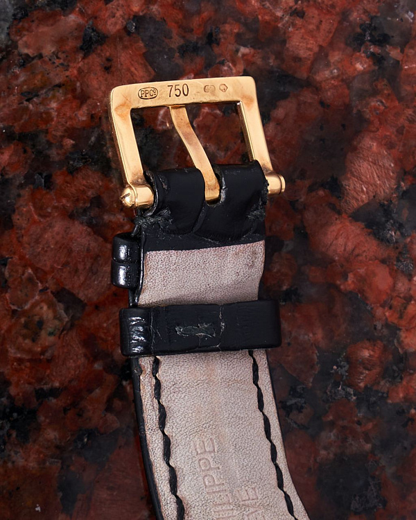 Calatrava 5054 ‘Officer-style’ Power Reserve Moonphase