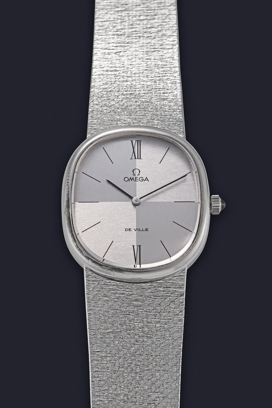 Ellipse in Silver