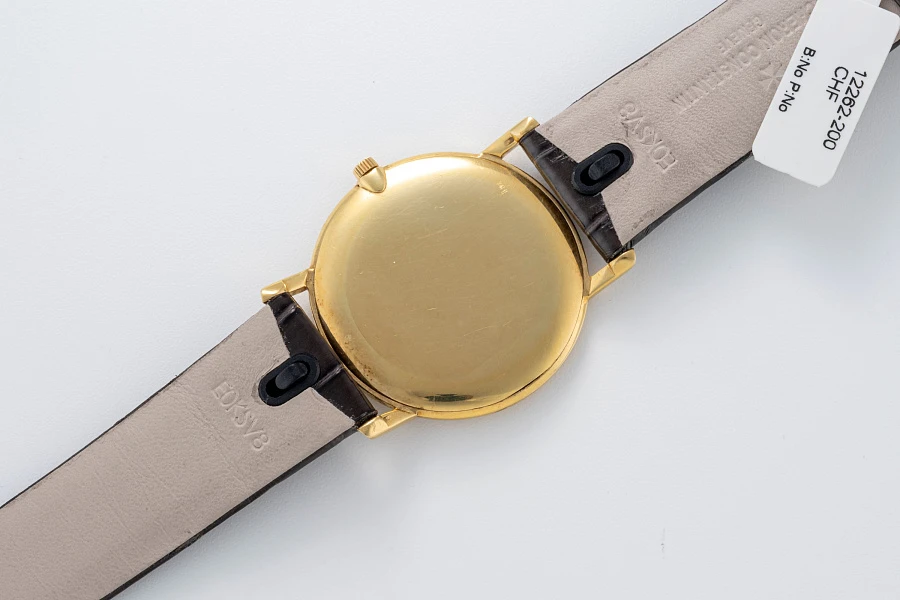 Dress Watch with Fluted Bezel Ref. 6351 in 18k Yellow Gold