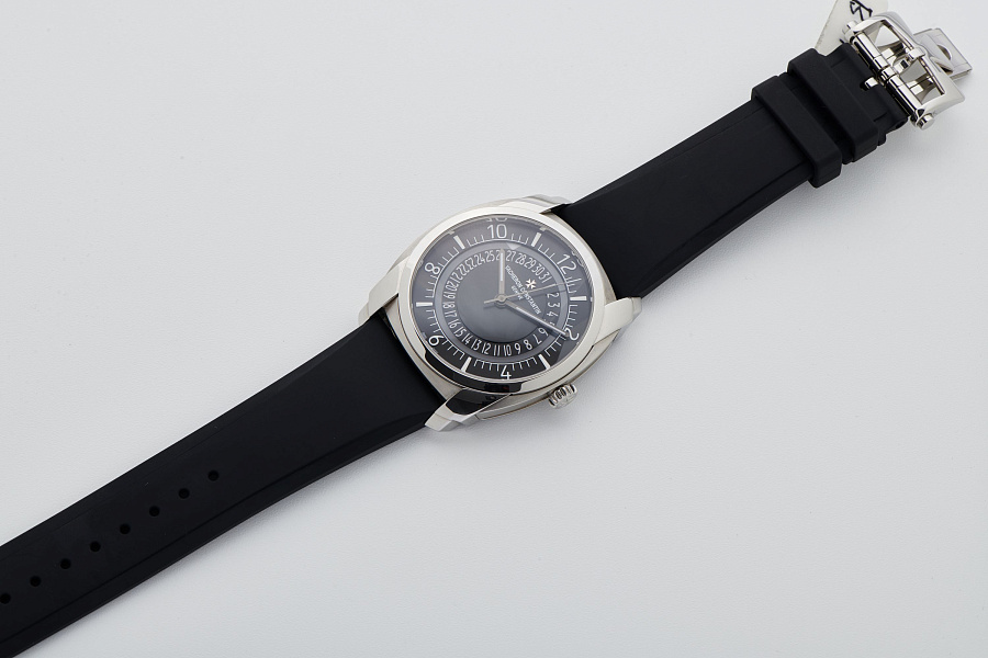 Quai de l'Ile Automatique Black Geneva Seal, Ref. 4500S