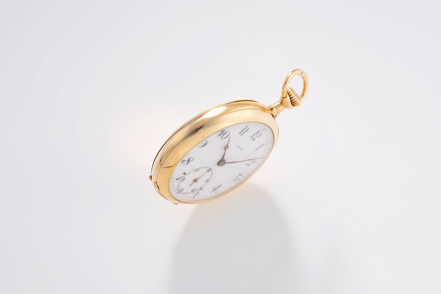 Small Pocket Watch in 18k Yellow Gold