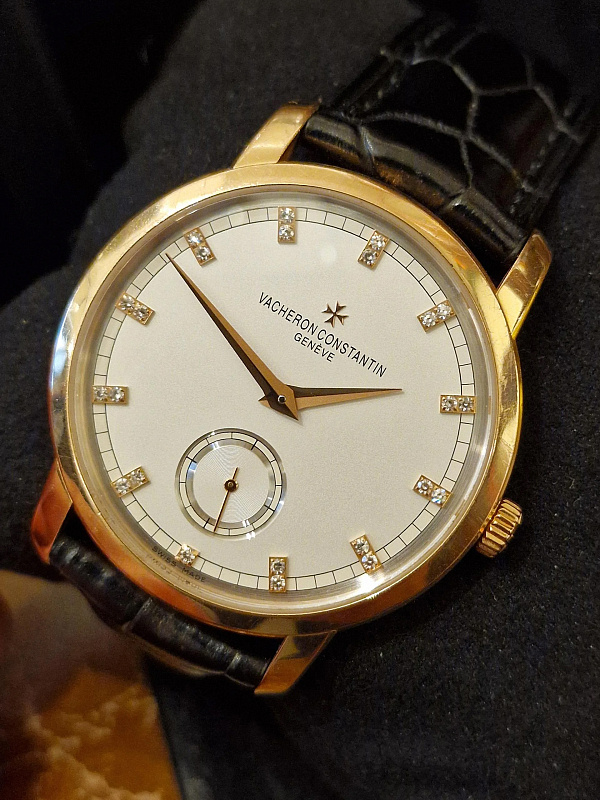 Patrimony Traditionnelle Hand-wound Small Seconds Diamond Indexes