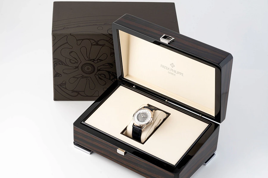 World Time Ref. 5230G in 18k White Gold