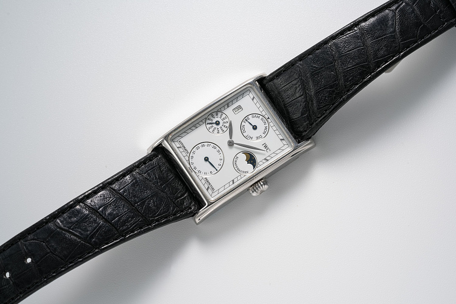 Novecento Perpetual Calendar Ref. IW3545 in Platinum