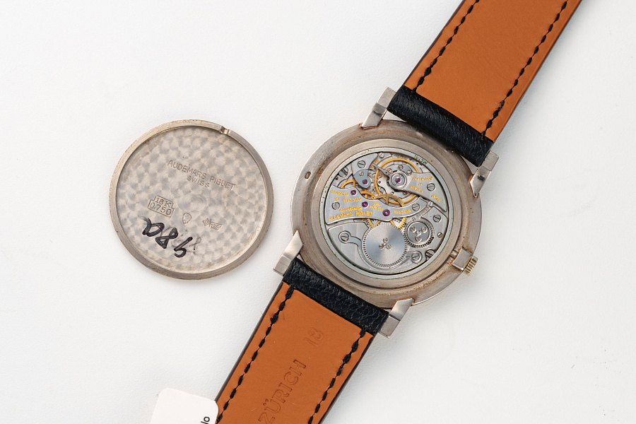 Ultra Thin Dress Watch in 18k White Gold