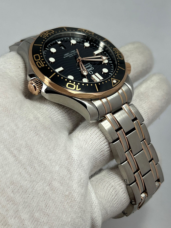 Seamaster Professional Diver 300m Steel & Gold