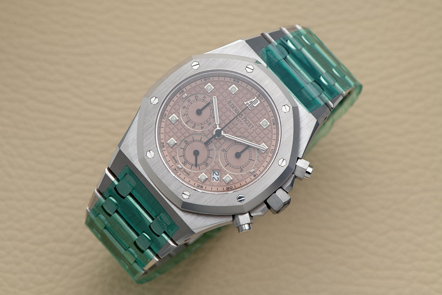 Royal Oak Chronograph 25960 ‘Salmon Dial’ White gold