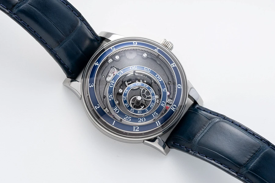 Une Folle Journée Blue in Titanium