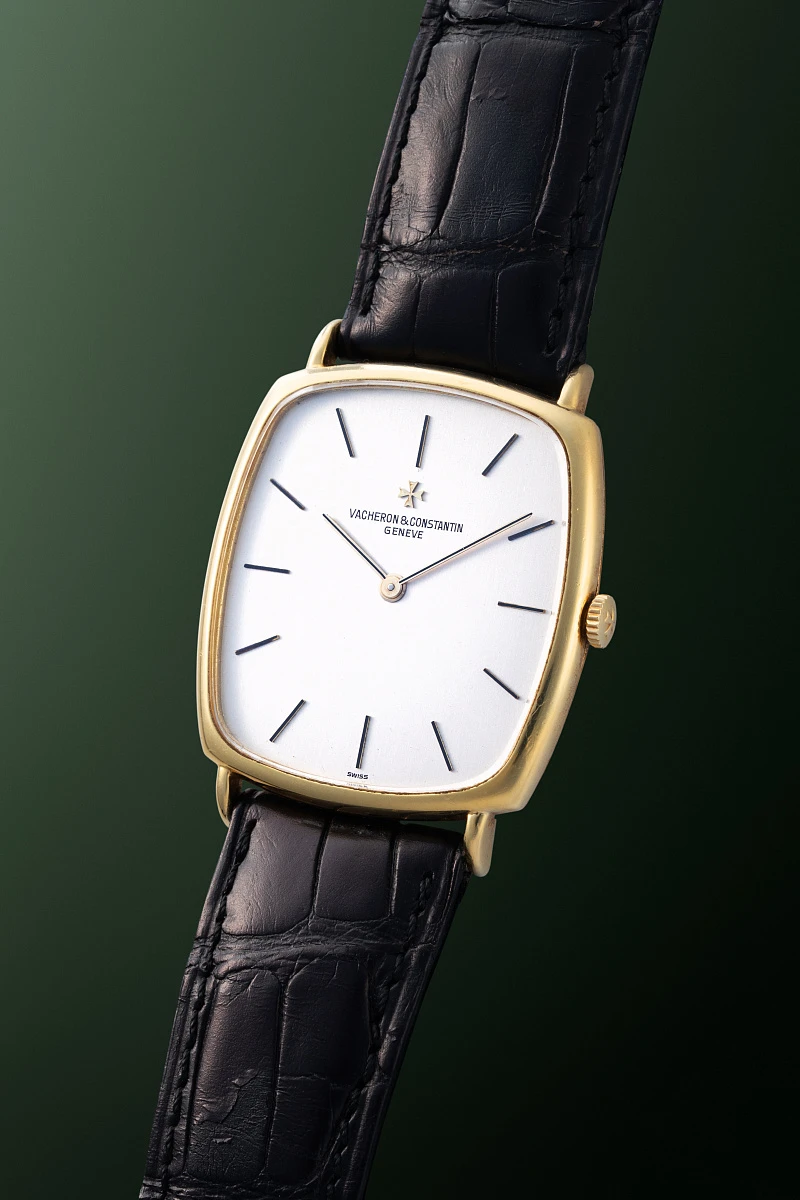 Vertical TV-Dial Watch Ref. 39202 in 18k Yellow Gold