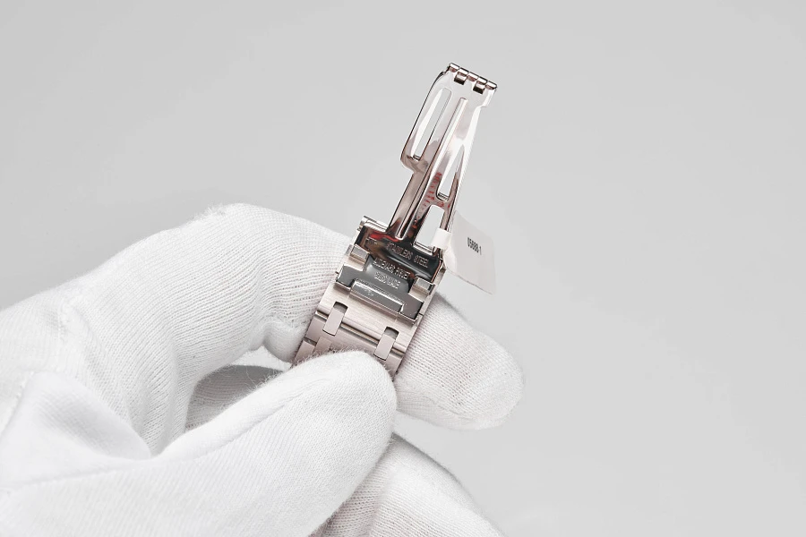 Royal Oak Ultra-Thin Electric Blue