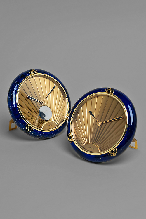 Pair of Quartz Table Clocks