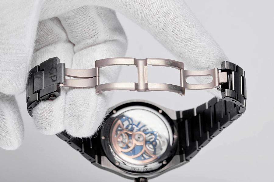 Laureato Skeleton