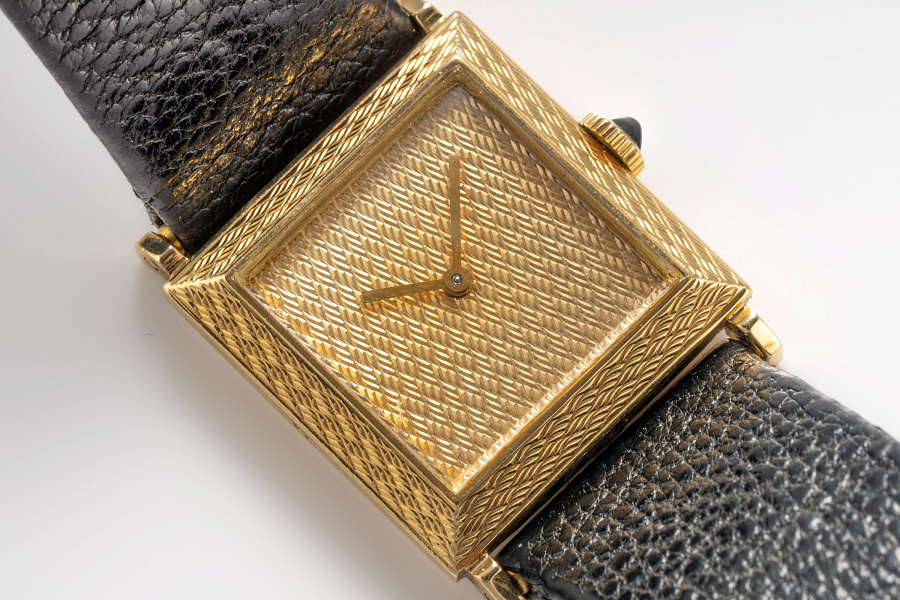 Square Ref. B3311 in 18k Yellow Gold
