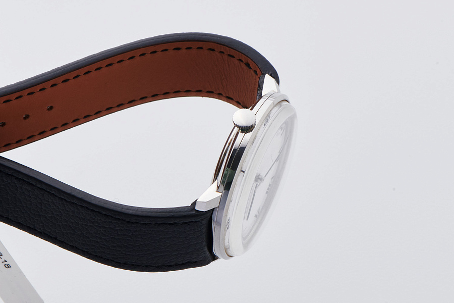 Hand-wound Watch Ref. 2401 with White Lacquer Dial