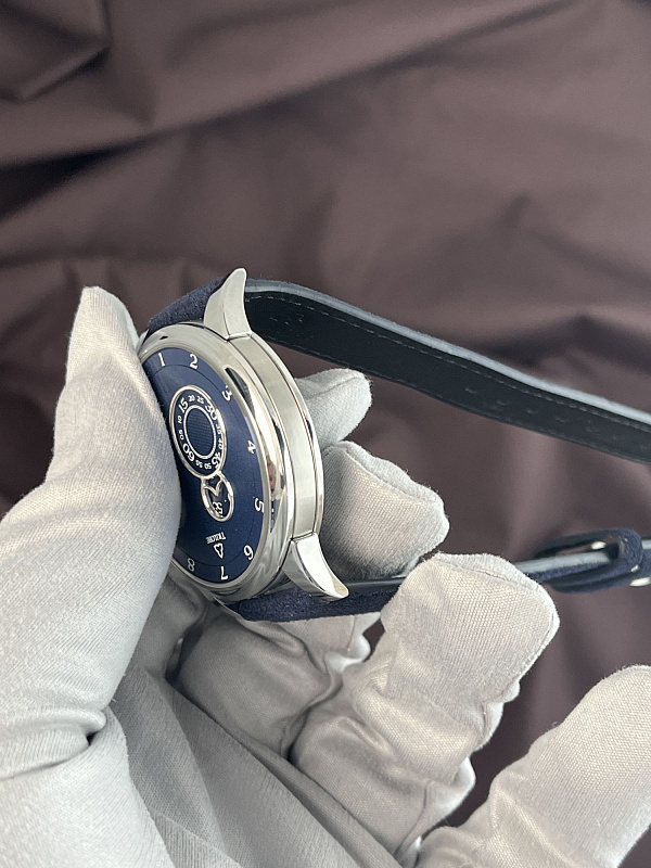 Nuit Fantastique Grained Blue