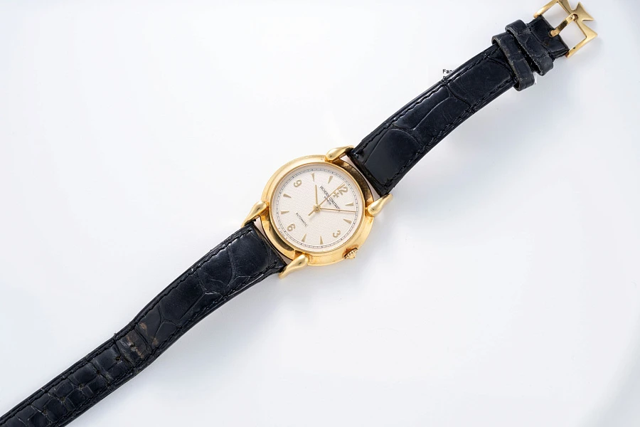Fancy Lugs Automatic Dress Watch Ref. 48003 in 18k Yellow Gold