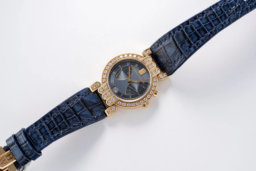 Retrograde Seconds and Day Ref. 200-MAB137R in 18k Yellow Gold with Diamonds