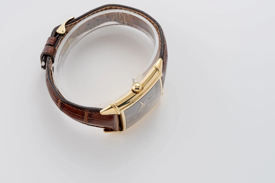 Vintage 1945 Ref. 2595 in 18k Yellow Gold