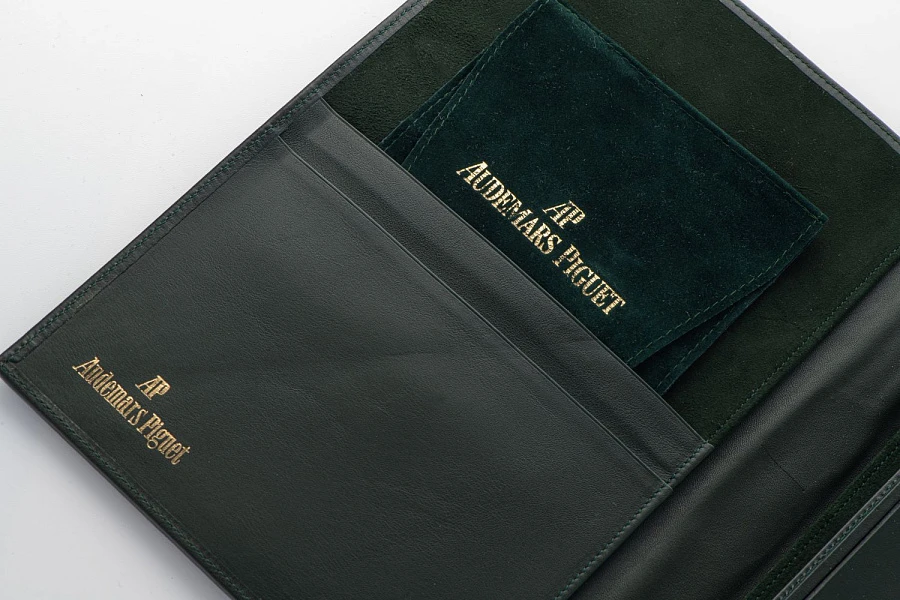 Quantième Perpetual Calendar Ref. 5557CA in 18k White and Yellow Gold