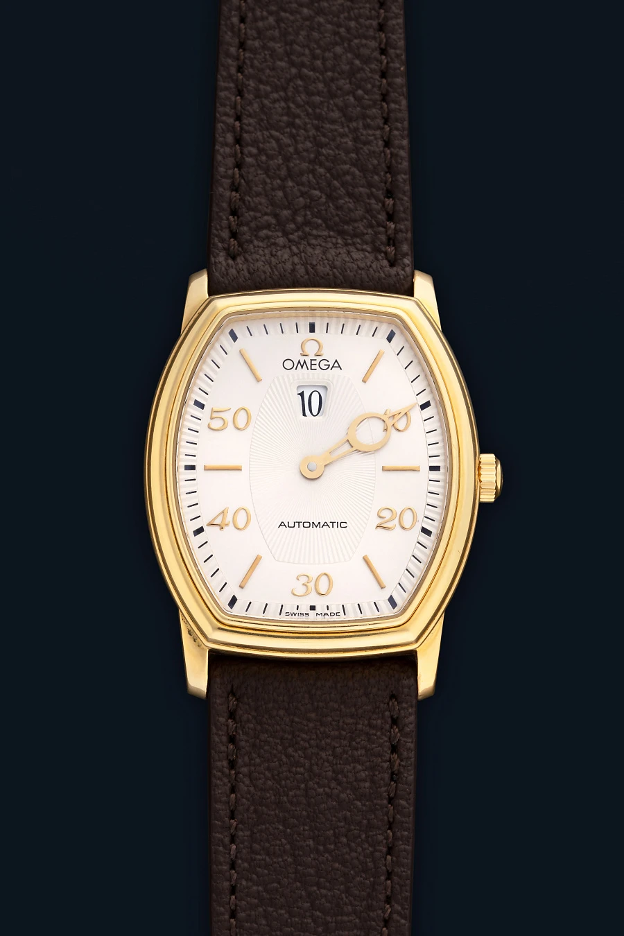 Jumping Hour in 18k Yellow Gold