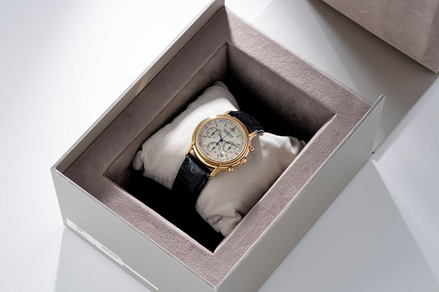 Odysseus Quartz Chronograph Ref. 165.7.3 in 18k Yellow Gold