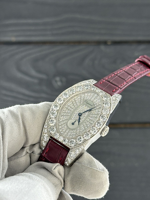 Classique Cat Eye Small Seconds White Gold Diamonds