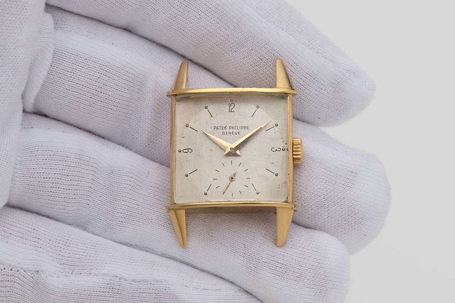 Square in 18k Yellow Gold