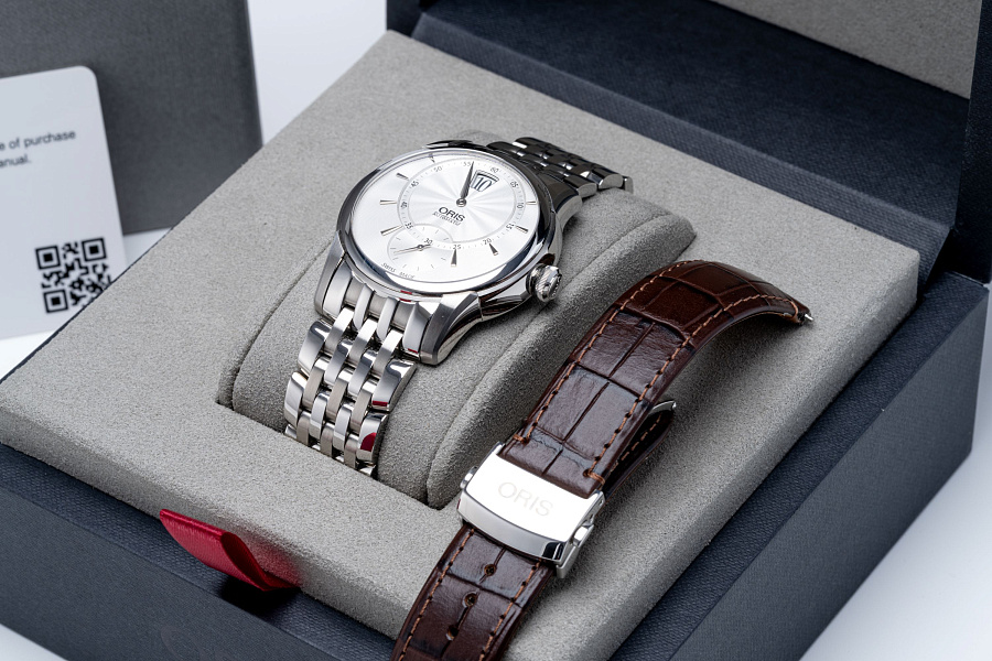 Artelier Jumping Hour in Stainless Steel