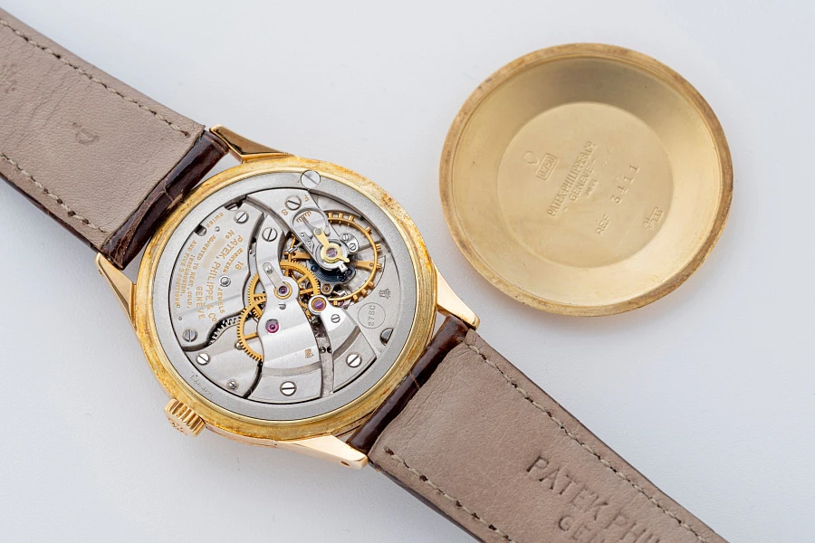 Calatrava Ref. 3411 in 18k Yellow Gold with Pink Patina