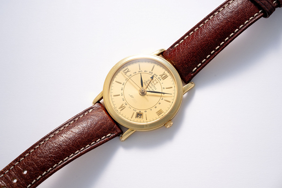 Elite GMT Ref. 30.0011.672 in 18k Yellow Gold