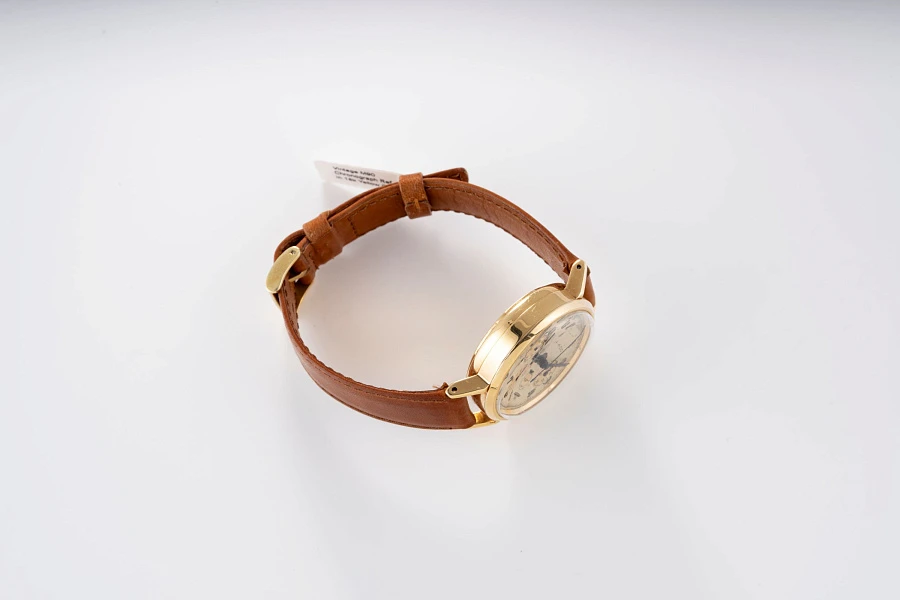 Vintage M90 Chronograph Ref. 9018 in 18k Yellow Gold