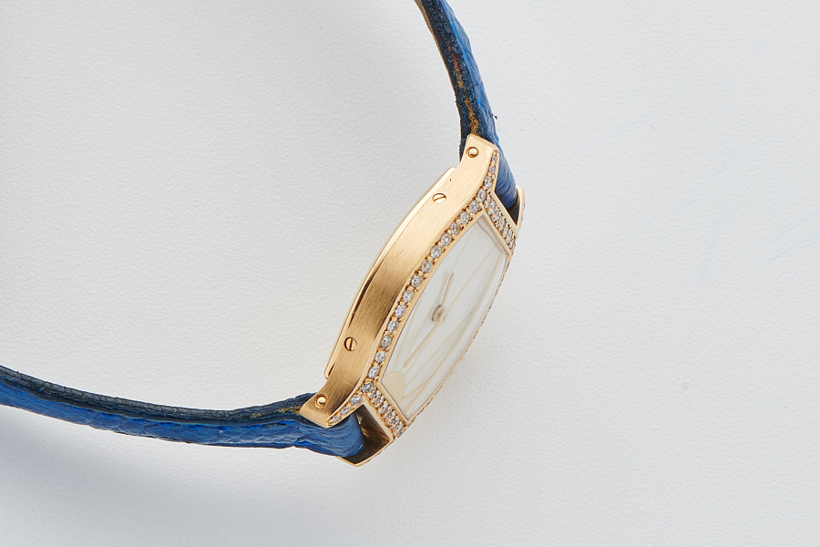 Mini Tortue with Mother of Pearl 'Sunrise Dial' in 18k Yellow Gold