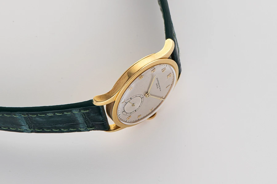 Calatrava-Style Watch in 18k Yellow Gold