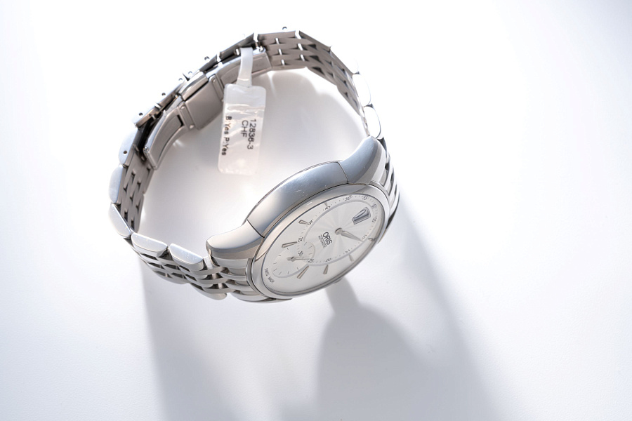 Artelier Jumping Hour in Stainless Steel