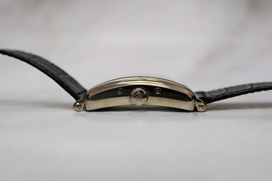 Long Island Master Calendar White Gold