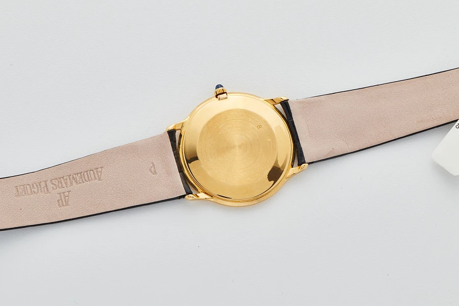 Dress Watch in 18k Yellow Gold