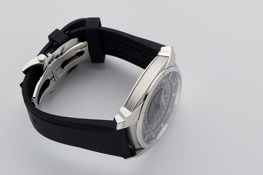 Quai de l'Ile Automatique Black Geneva Seal, Ref. 4500S