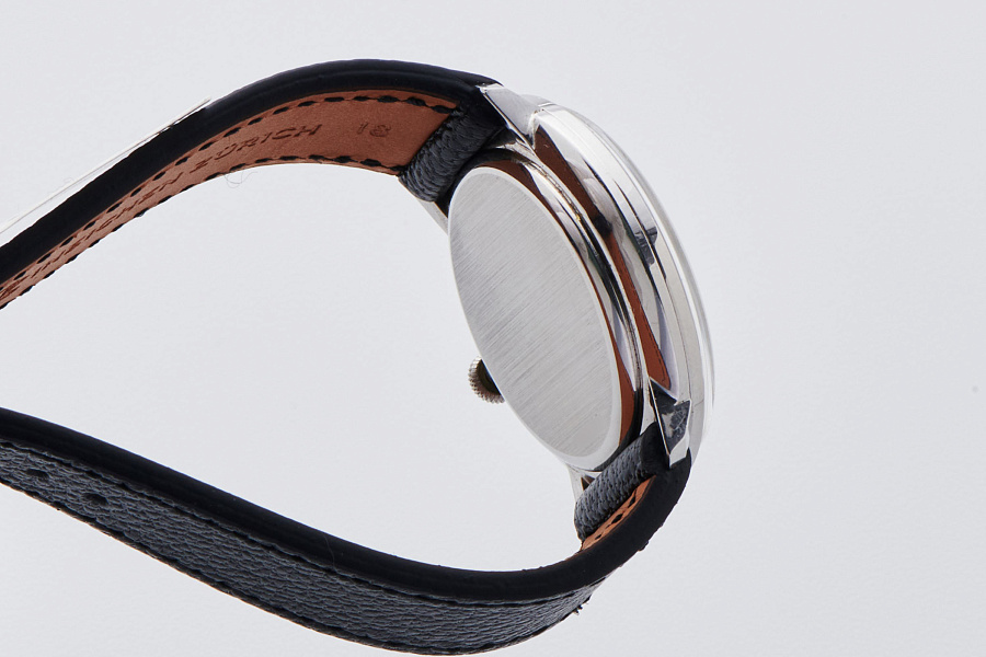 Hand-wound Watch Ref. 2401 with White Lacquer Dial