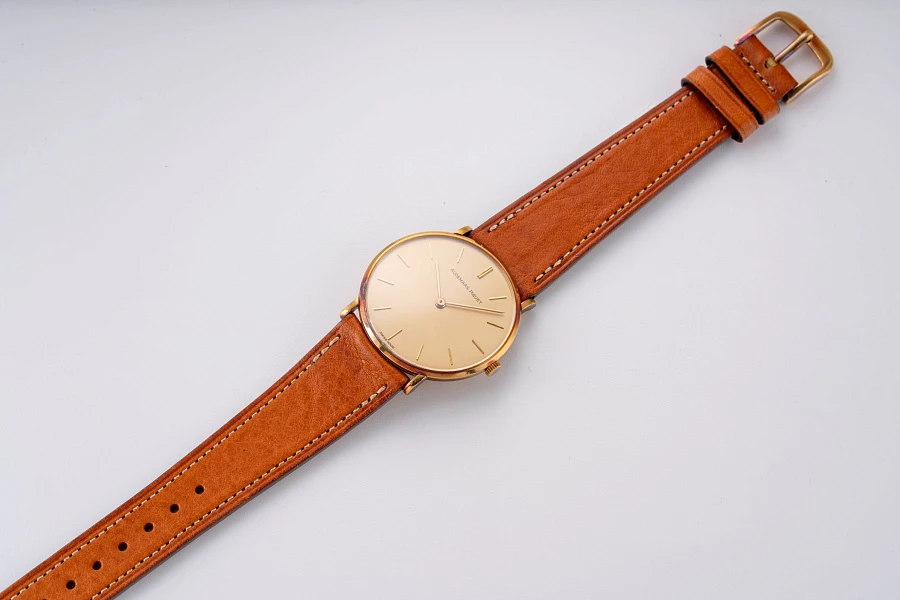Ultra Thin Dress Watch Ref. 4539 in 18k Yellow Gold