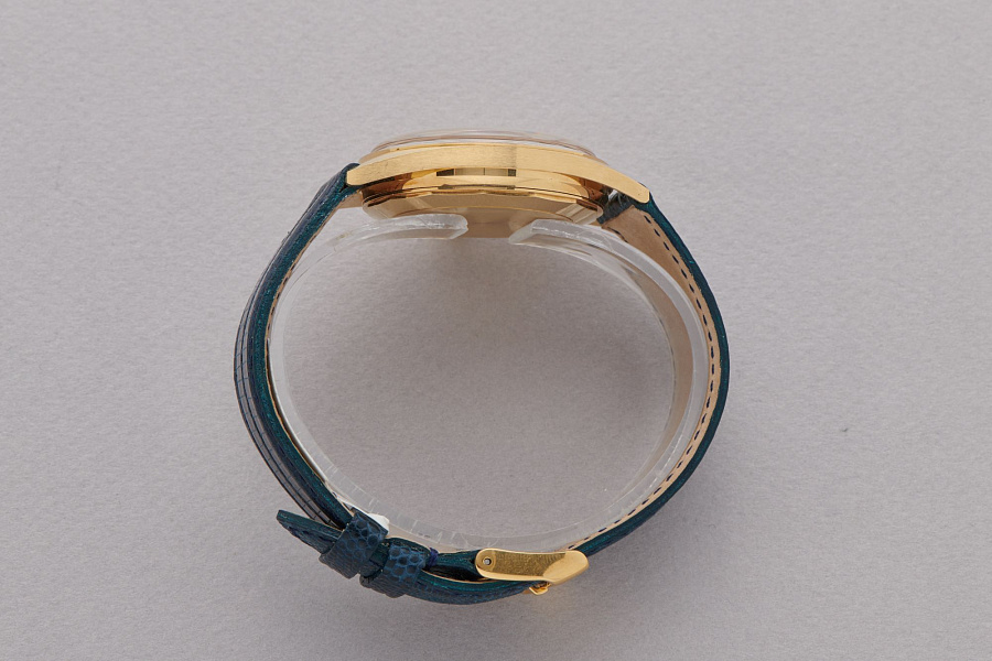 Yacht Club Automatic 18K yellow gold