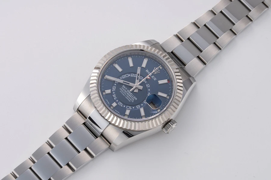 Skydweller Ref. 326934 in Stainless Steel