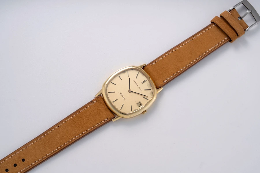 Automatic Angular Ellipse in 18k Yellow Gold